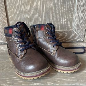Toddler Size 8 Stone Canyon Boots